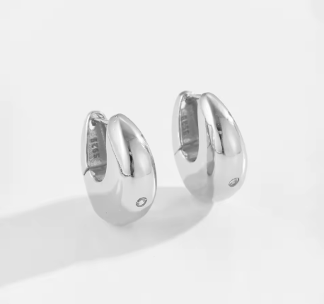 Aurélia Huggie Earrings