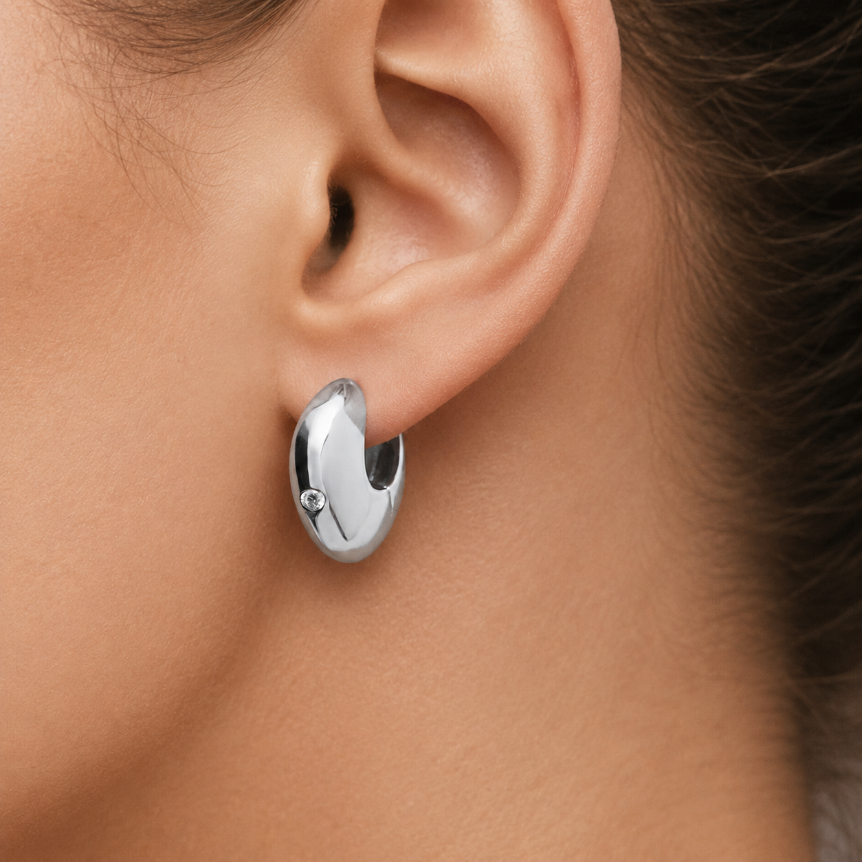 Aurélia Huggie Earrings