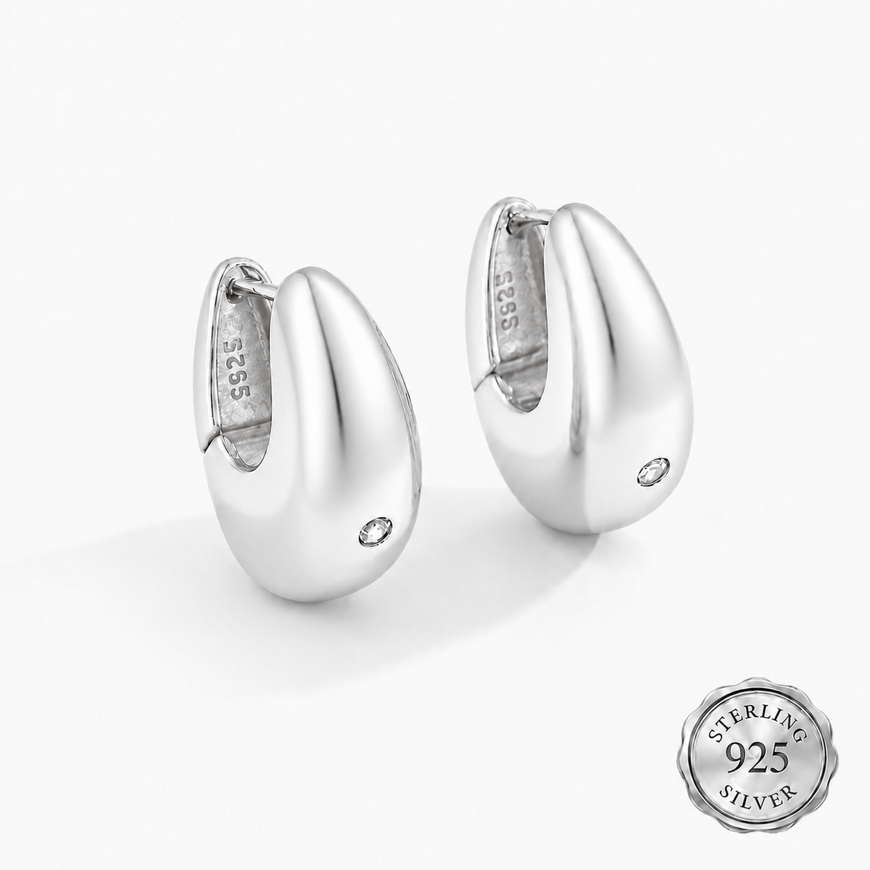 Aurélia Huggie Earrings